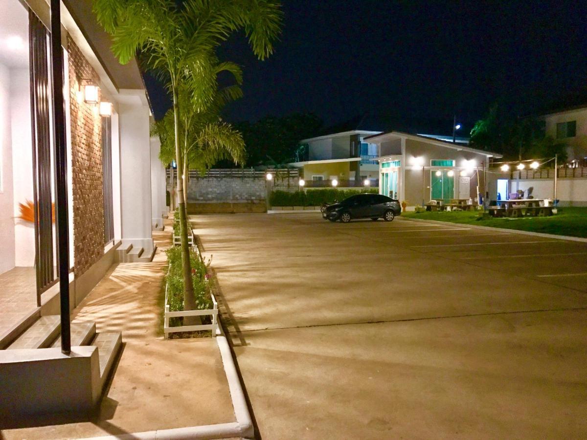 Baan Klangdao Resort Sattahip Exteriér fotografie